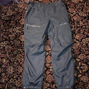 686 insulated snowboard pants Large